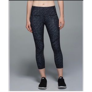 NWOT Lululemon All Sport Crop